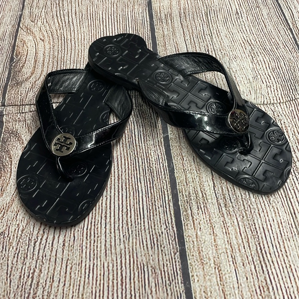 😍NWOT Tory Burch black leather thongs/ flip flops size 5 awesome condition